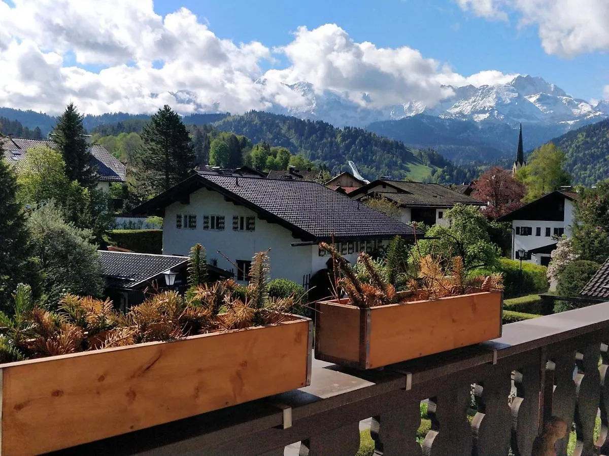 Ferienwohnung Wettersteinblick Garmisch-Partenkirchen Apartment
