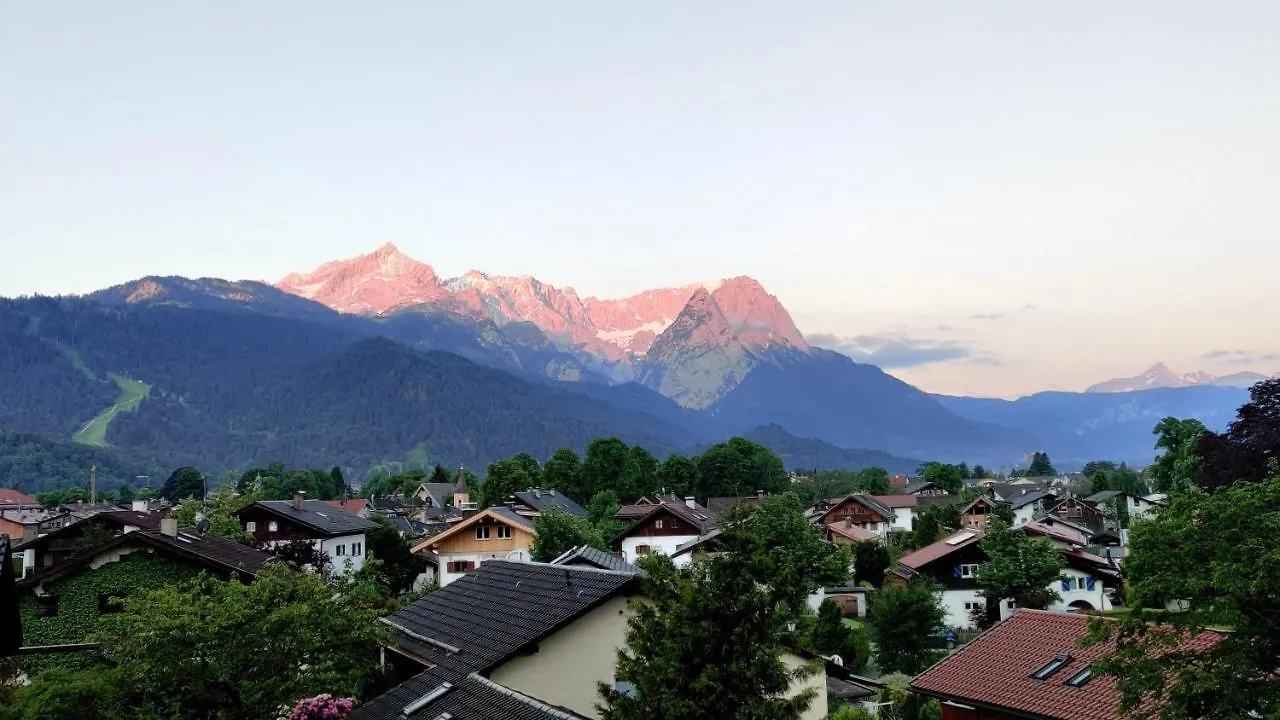 Ferienwohnung Wettersteinblick Garmisch-Partenkirchen Apartment